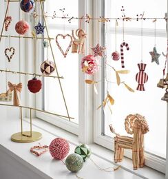 Madam Stoltz joulukoristeet Paperimassa Raidalliset